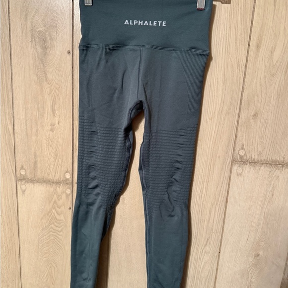 Alphalete Leggings - Picture 2 of 5